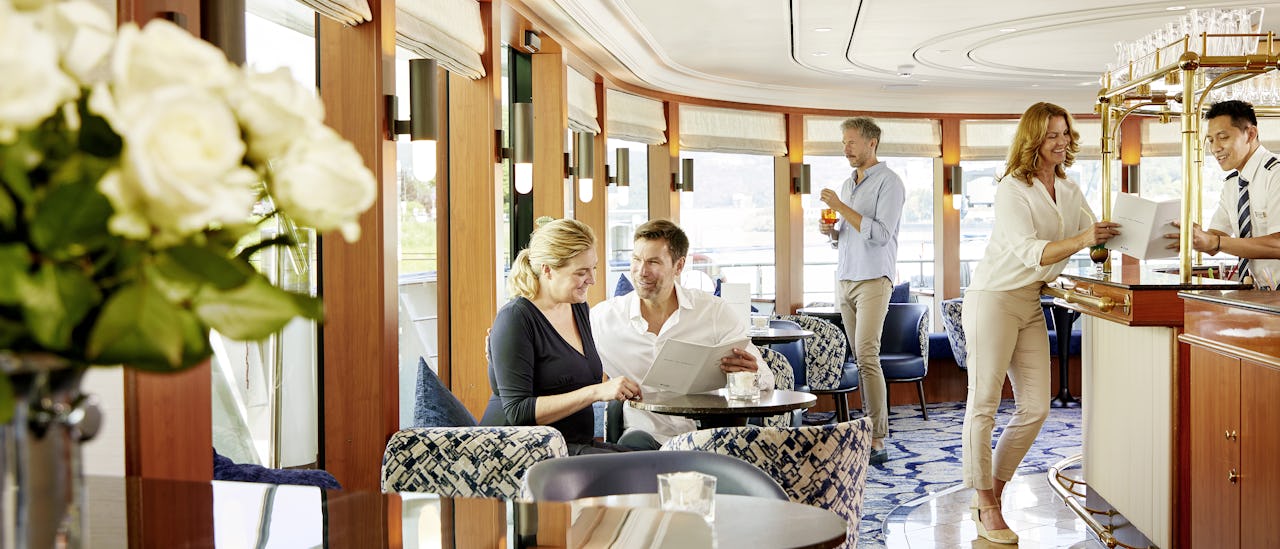 Alla allmänna utrymmen har fönster från golv till tak och fri sikt