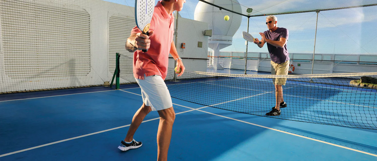 Samla ihop dina vänner för en padelmatch