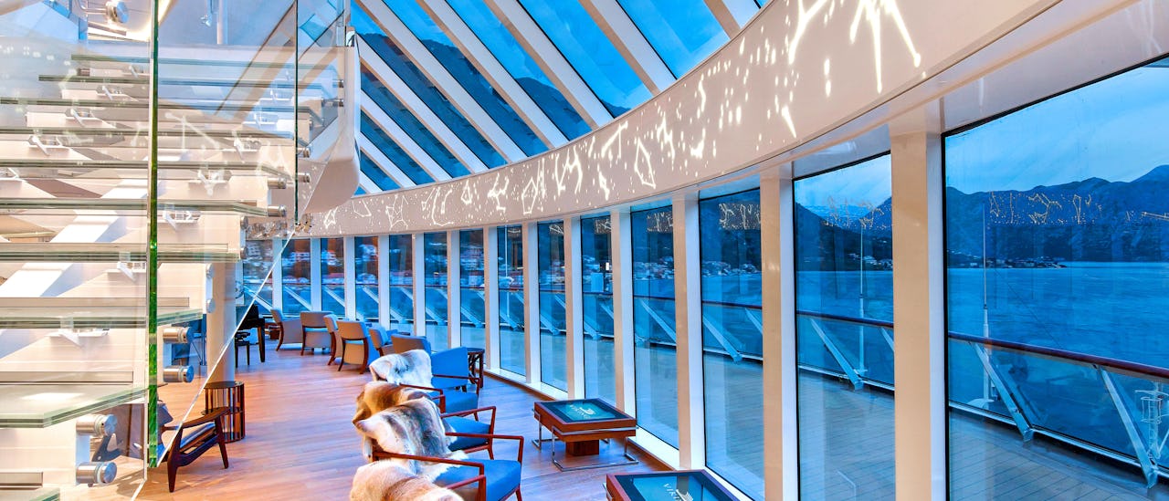 Njut av utsikten från Observation Lounge