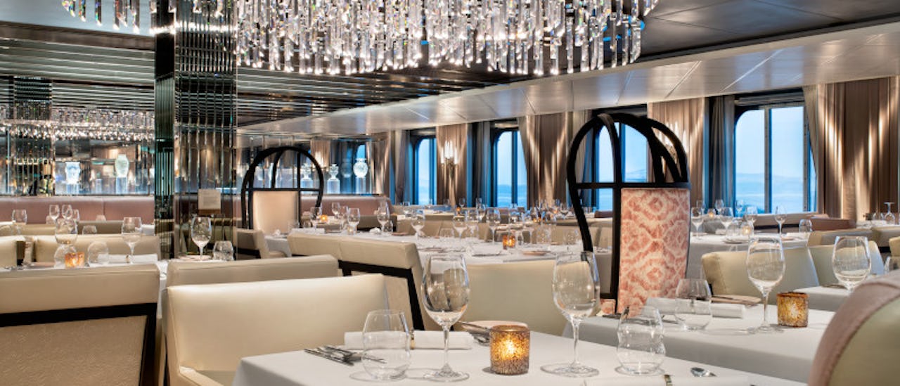 Vackra Normandie är en franskinspirerad restaurang där du kan äta middag på kvällen