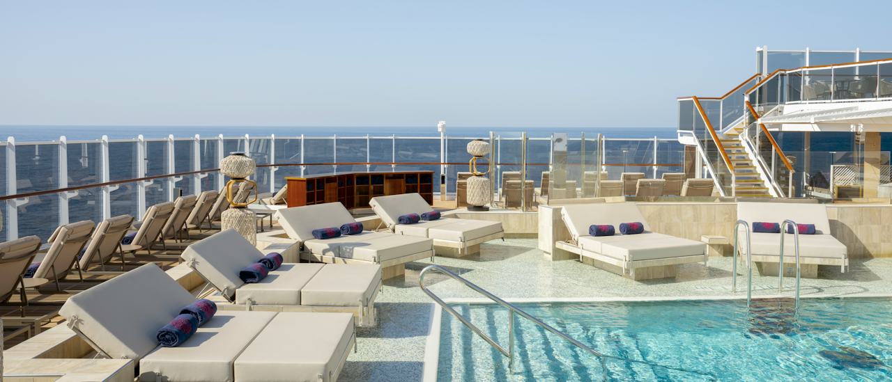 Atoll pool och bar