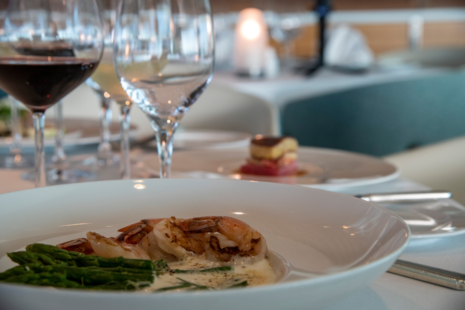 Alla måltider och utvalda drycker ingår.