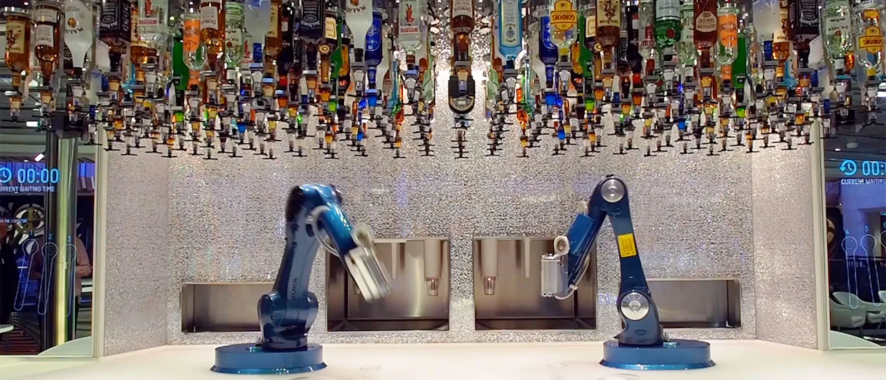 I Bionic Bar blandas drinkarna till av en robot