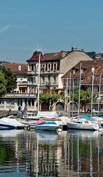 Småbåtshamnen i Lausanne, Schweiz.