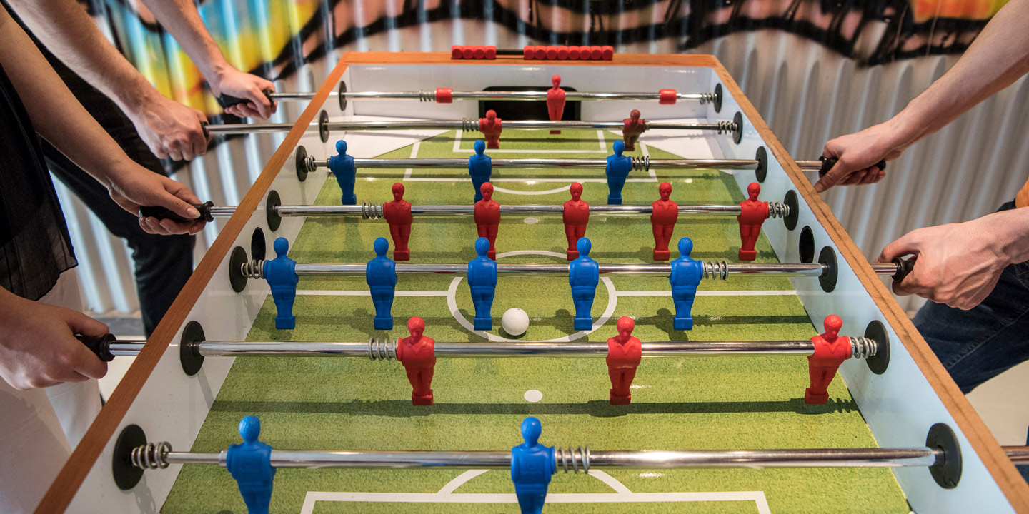 Fotbollsbordsspel i Teens Club ombord på MSC Cruises fartyg.