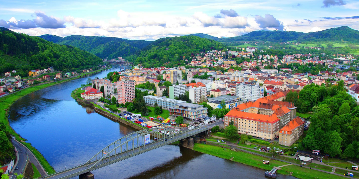Vy över Ústí nad Labem i Tjeckien.