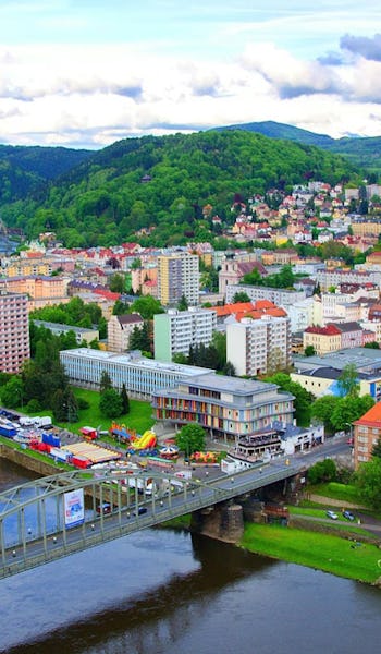 Vy över Ústí nad Labem i Tjeckien.
