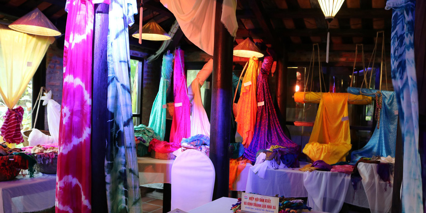 Högkvalitativt silke från Tân Châu i Vietnam.