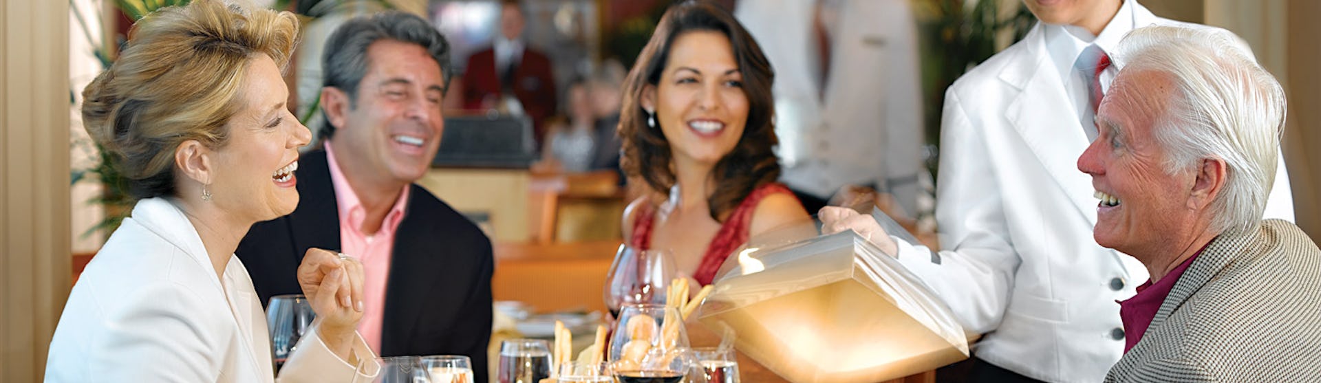 Middag ombord på Oceania Cruises fartyg.