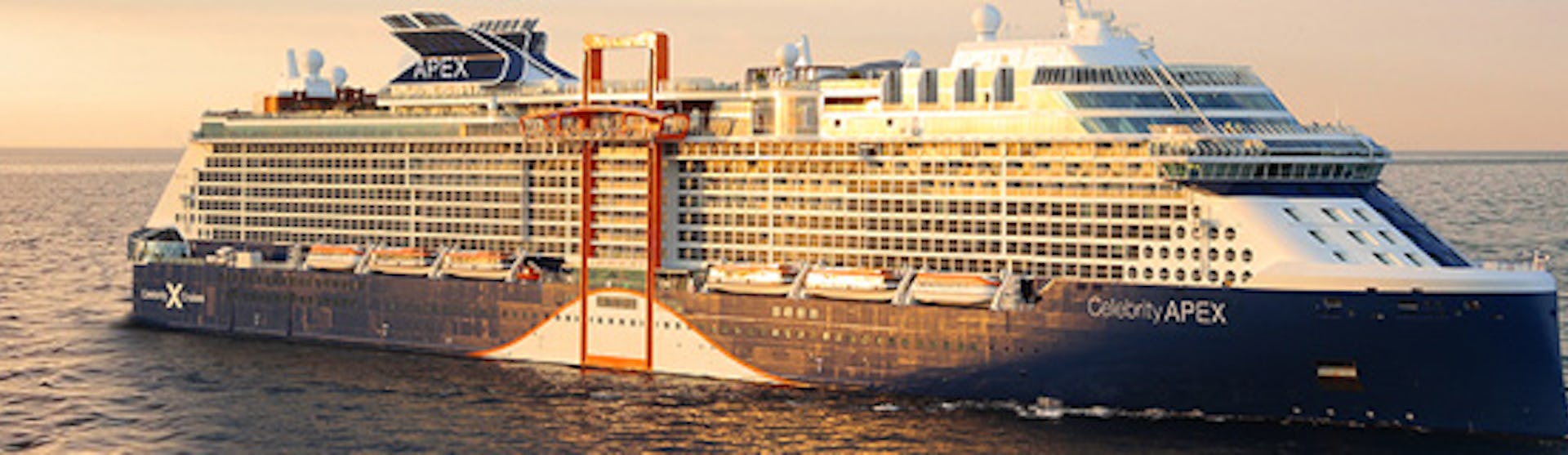 Fartyget Celebrity Apex ute till havs.
