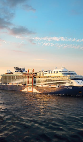 Fartyget Celebrity Apex ute till havs.