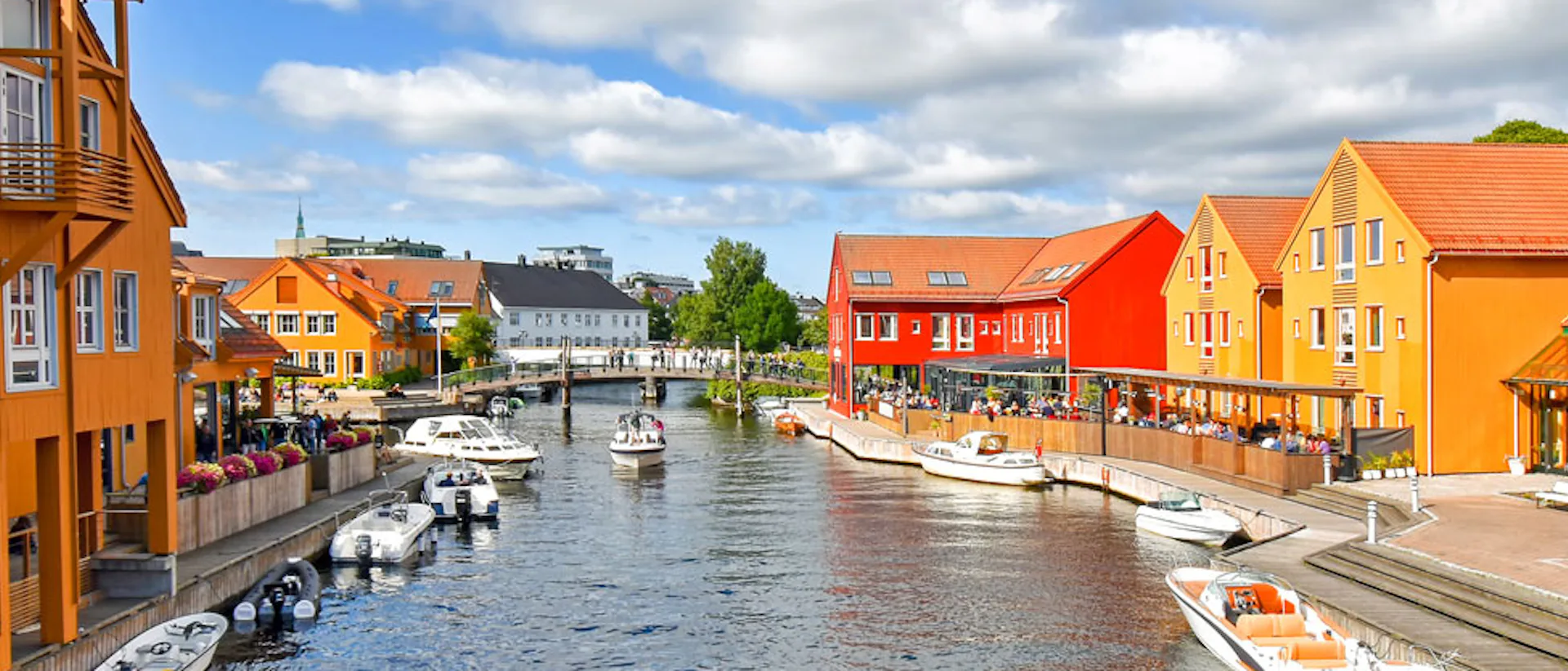 Området Fiskebrygga i Kristiansand, Norge.