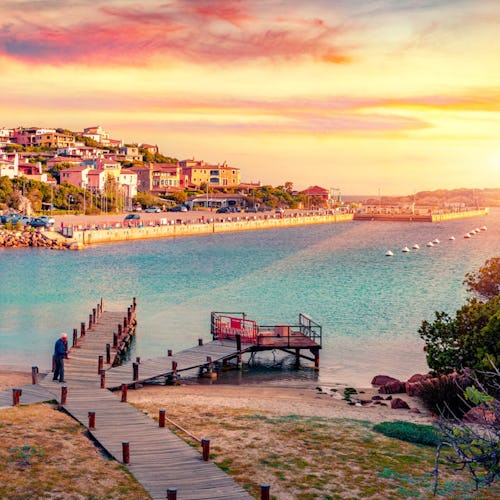 Soluppgång i Porto Cervo på Sardinien, Italien.