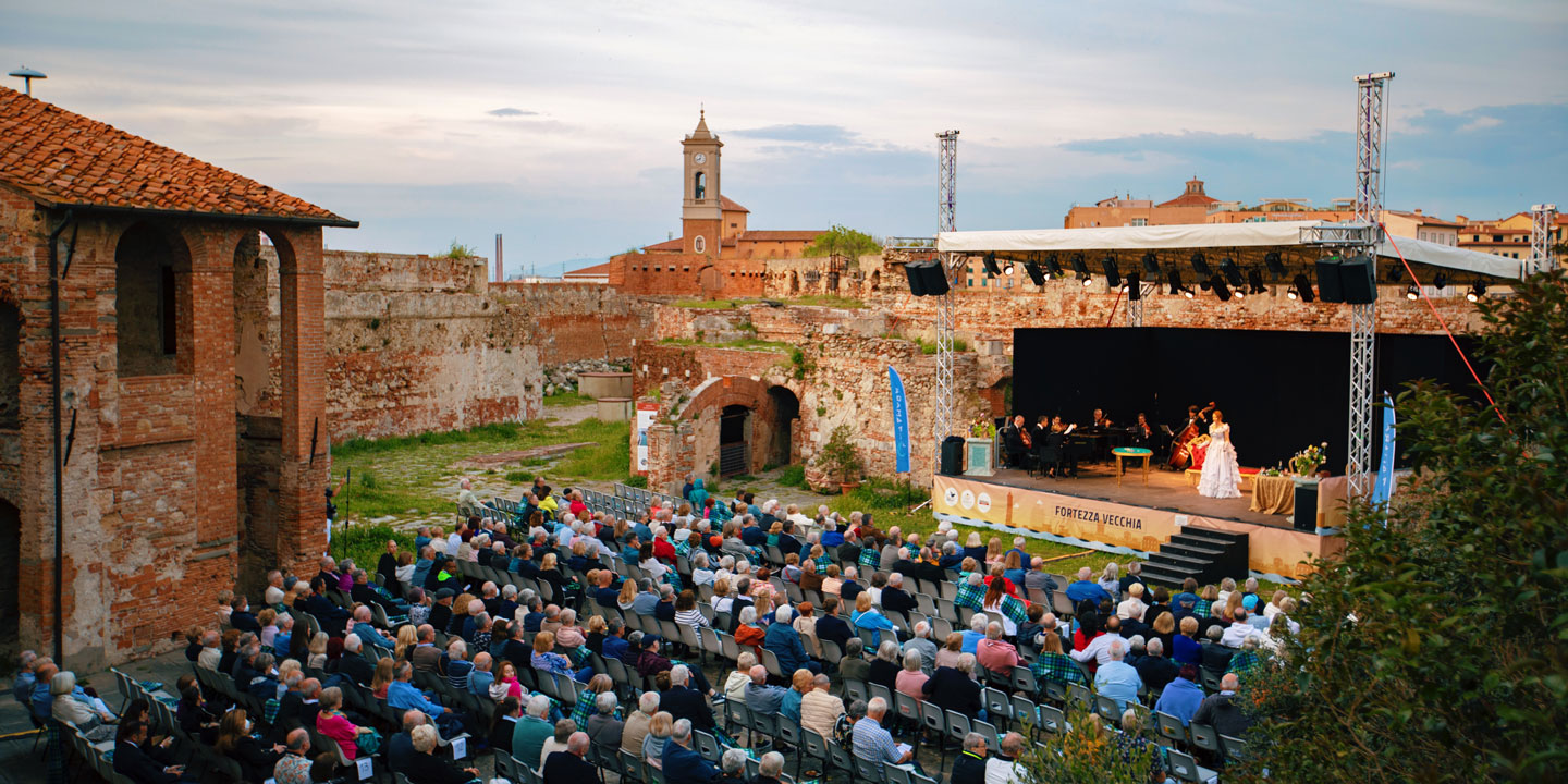 AzAmazing Evening i Livorno, Italien.