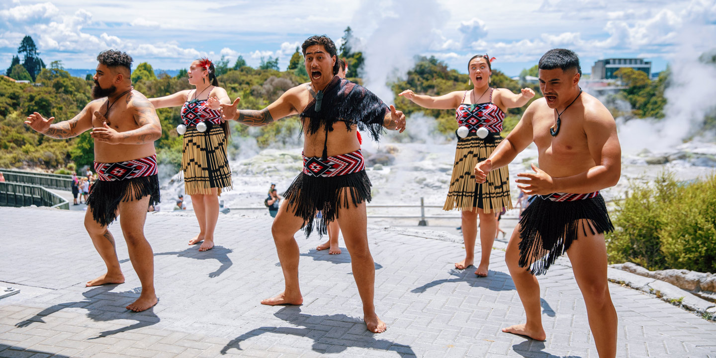 Haka, traditionell maorisk dans.