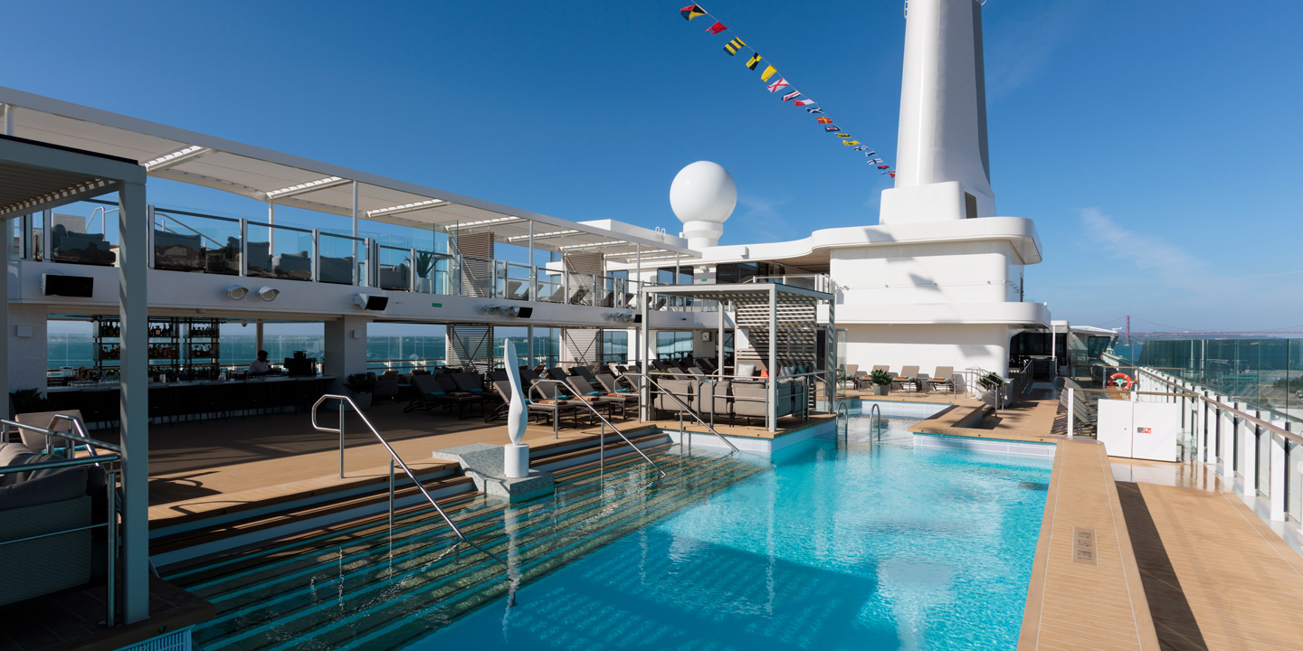 Pooldäck ombord på Silverseas fartyg Silver Ray.