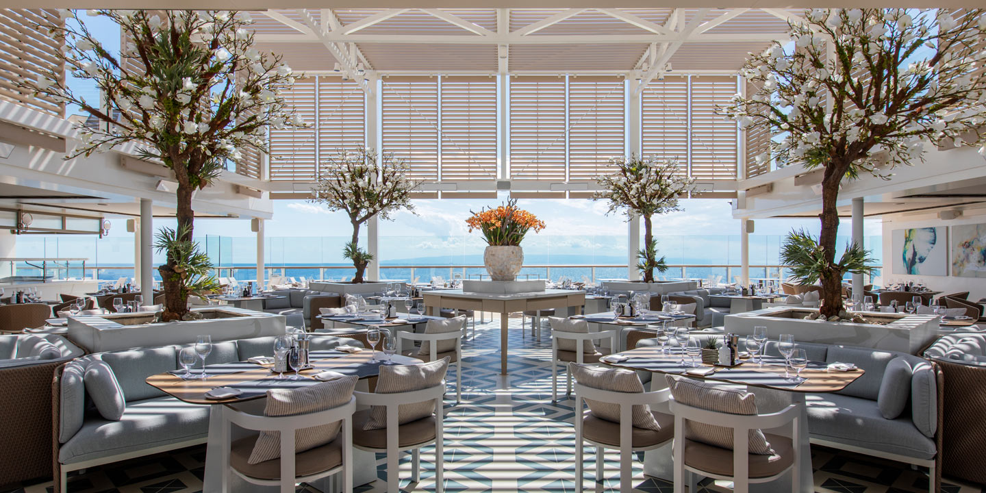 Härlig vy från restaurang The Marquee ombord på Silverseas fartyg Silver Ray.