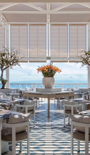 Härlig vy från restaurang The Marquee ombord på Silverseas fartyg Silver Ray.