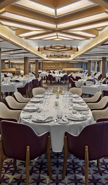 Restaurang ombord på Seabourns expeditionsfartyg.