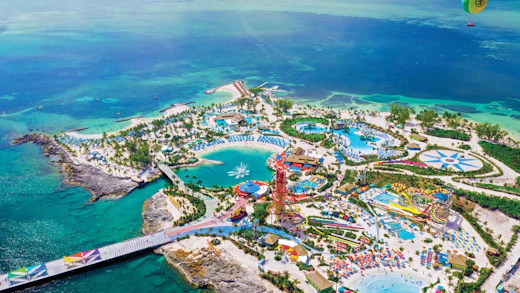 Drönarvy över Perfect Day at CocoCay i Bahamas.