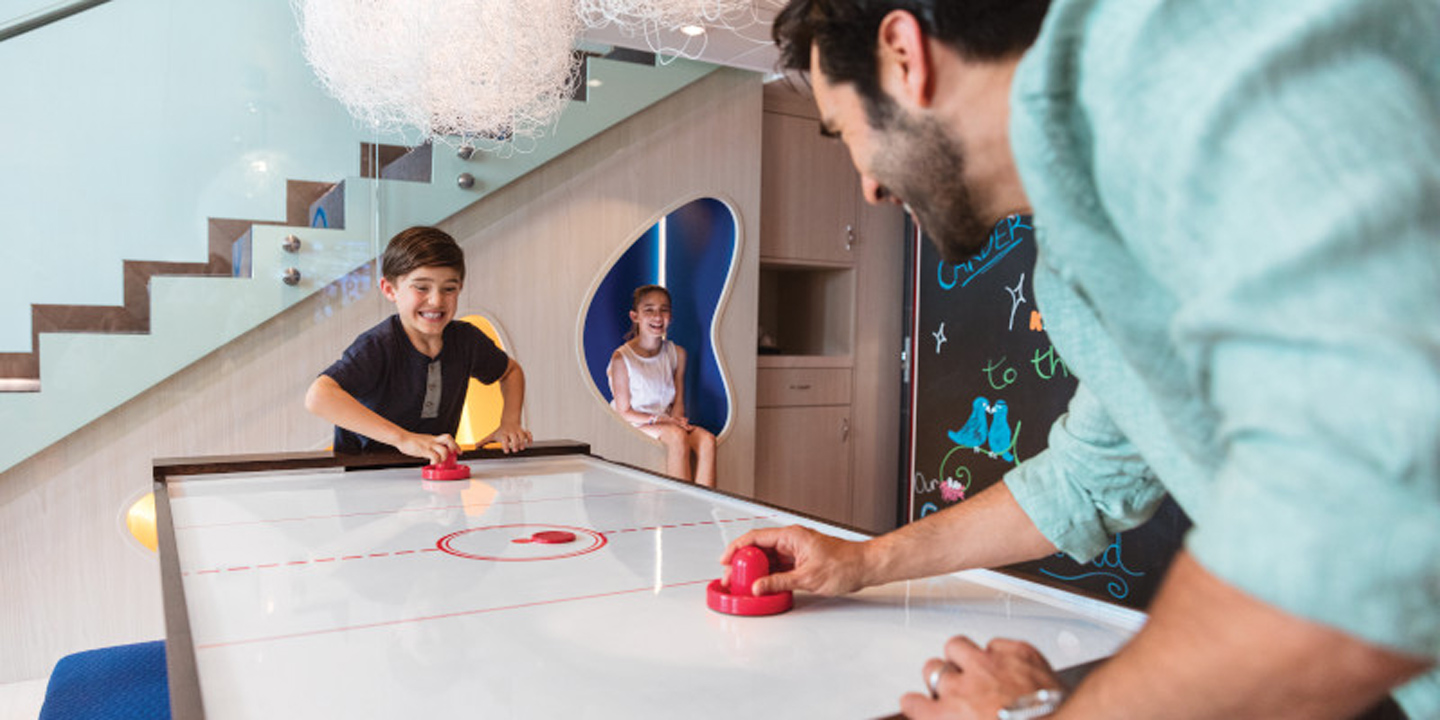 Ultimate Family Suite ombord på Royal Caribbeans fartyg Symphony of the Seas.